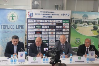 Slika konferencija za novinare i direktor kluba