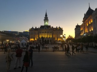 Slika trg u večernjim satima